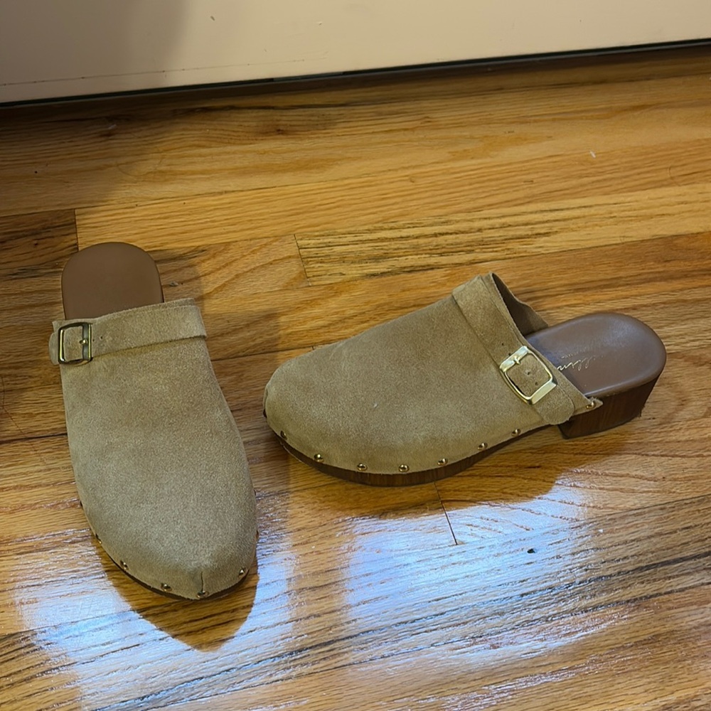 Clogs